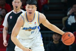 顶薪中锋出场时间最少，正负值却最低！球迷：拿600万表演大喘气