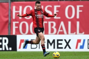 世界杯比赛在线观看软件-迪马：米兰希望卡马达归队并接管他的肩伤治疗，但莱切不想放他走